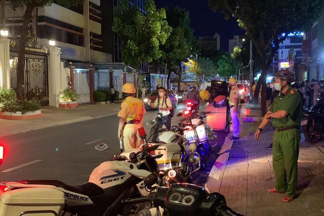 Công an mời làm việc đội ngũ giúp bà Phương Hằng livestream-2