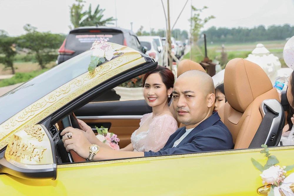 Danh tính đại gia buôn lợn mở tiệc kỷ niệm ngày cưới khủng-2