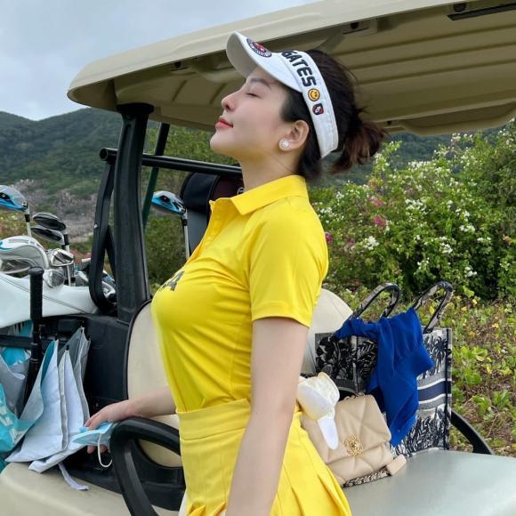 Hot girl Trâm Anh liên tục check-in ở sân golf, antifan phán sốc-2