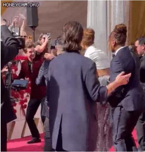 Oscar 2022: Zendaya thả thính liên hoàn 2 mỹ nam!-2