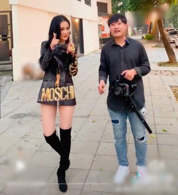 Phương Oanh catwalk giữa đường, ảnh hậu trường mới sốc-5