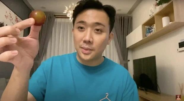 Trấn Thành được tặng chùm nho đắt nhất địa cầu, giá gần 2 chỉ vàng-4