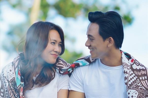 Nữ ca sĩ fan cuồng suýt rớt nước mắt khi được chạm Mỹ Tâm-5