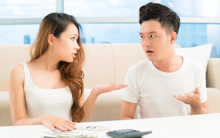 Vợ về ngoại, mang đồ ra phơi tôi sụp đổ thấy tờ giấy nhàu nhĩ-1