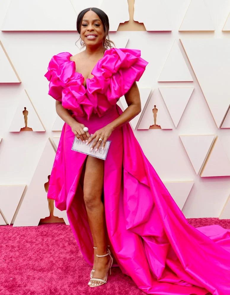 Fashion disaster at Oscars 2022-5