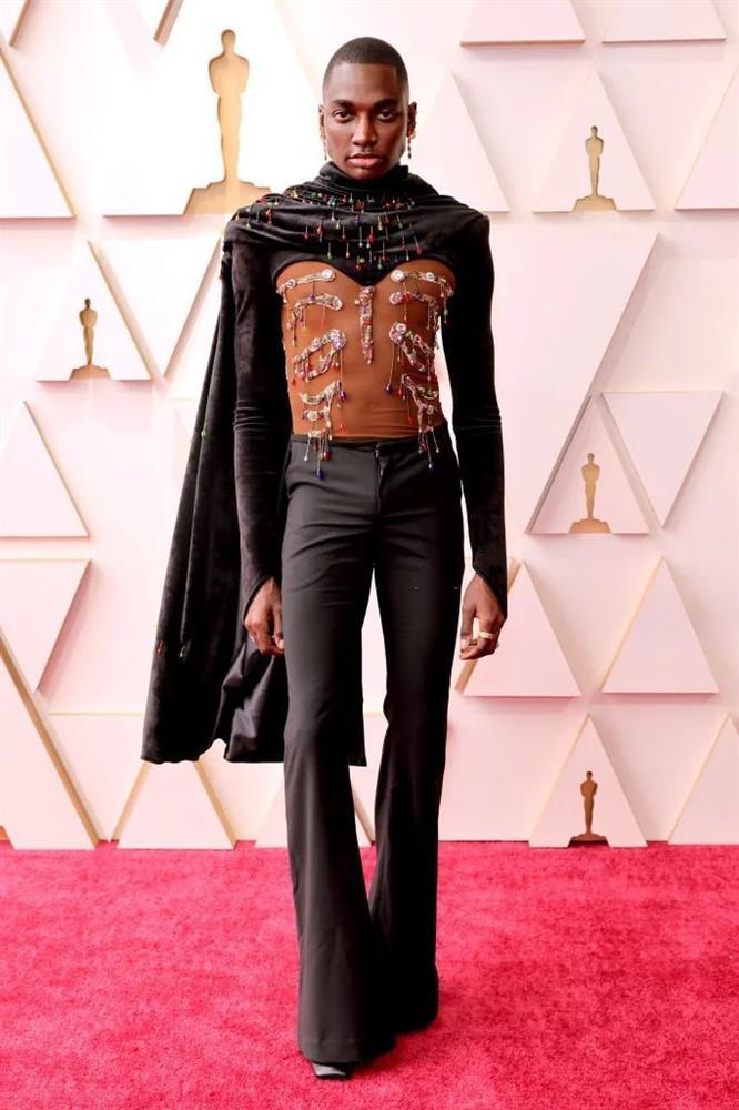 Fashion disaster at Oscars 2022-7