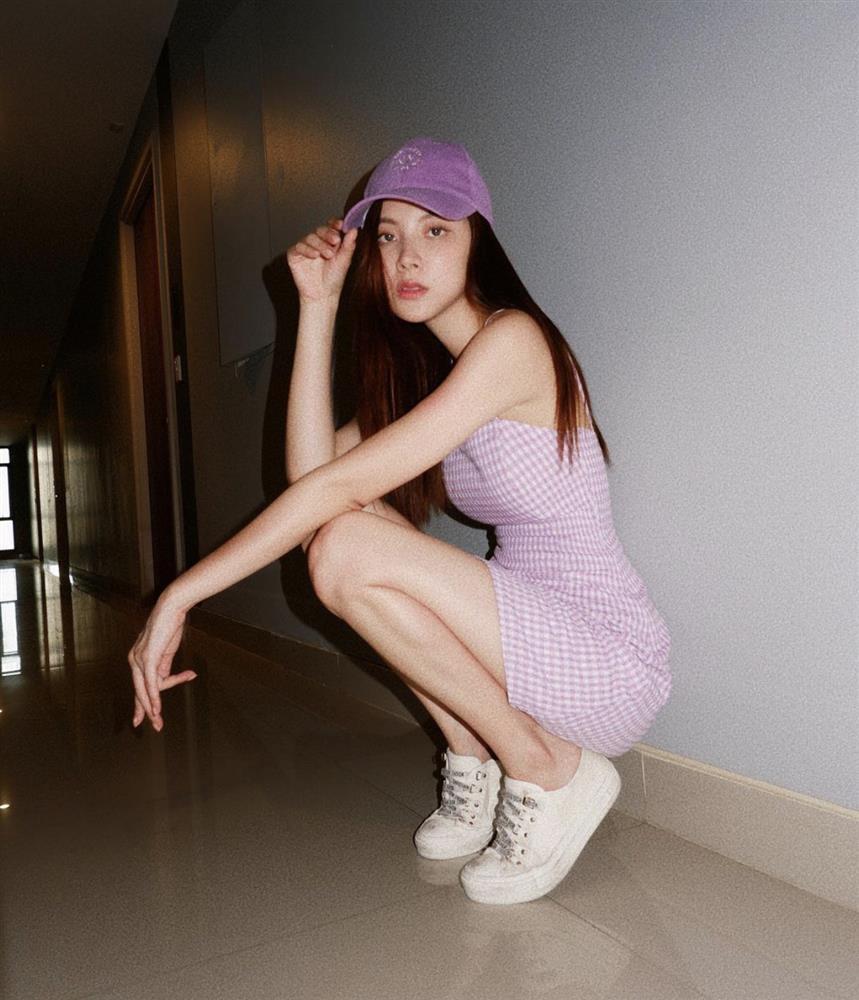 Học Baifern Pimchanok mix đồ du lịch đơn giản vẫn đẹp quên lối về-7