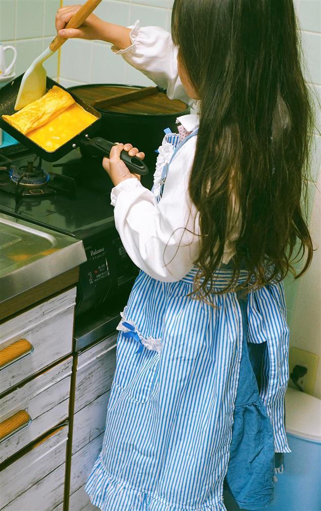 Con gái nhà người ta, mới 8 tuổi đã nấu hàng chục món Việt - Nhật-3