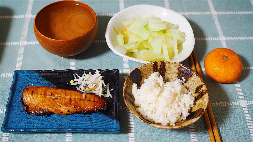 Con gái nhà người ta, mới 8 tuổi đã nấu hàng chục món Việt - Nhật-11