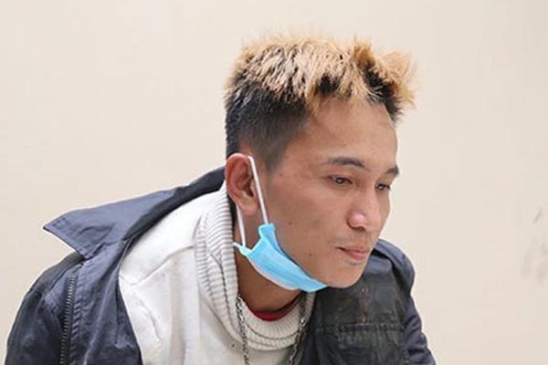 Thanh niên vào ngân hàng hô to cướp đây rồi bóp cò nhưng súng không nổ-1