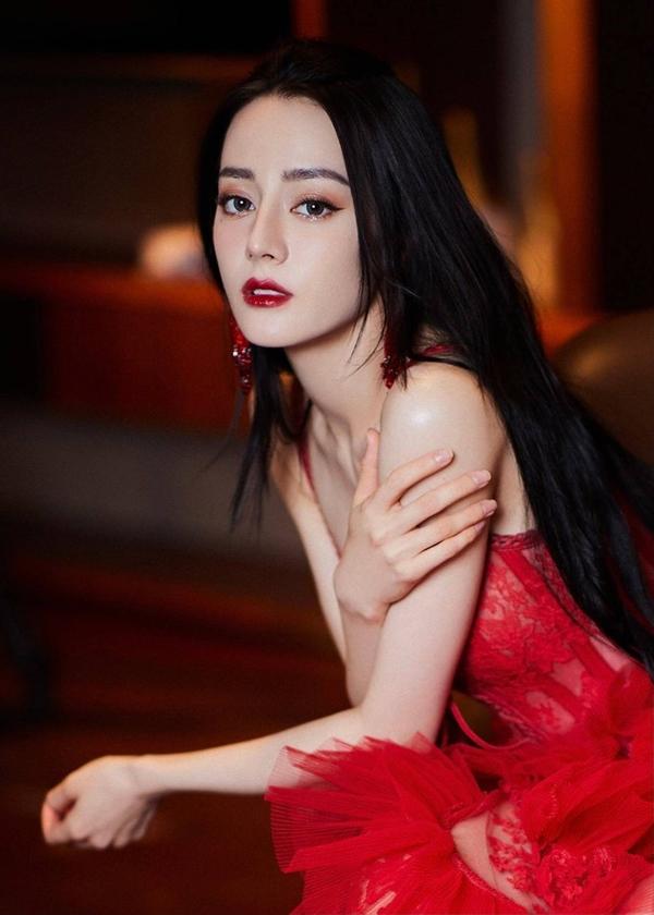 China's A-list stars are out of time to become a millionaire by acting in movies-3