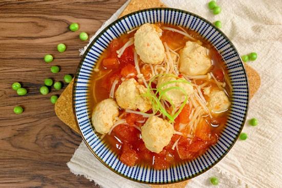 Nấu món canh mang đi làm ăn trưa, 10 ngày da sáng hẳn, eo giảm 3cm