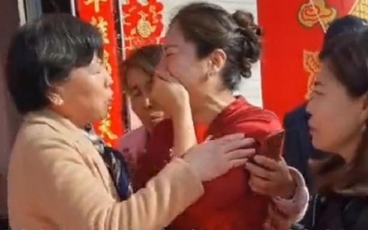 True story like a movie: Mother-in-law burst into tears when her daughter-in-law was her biological child-1