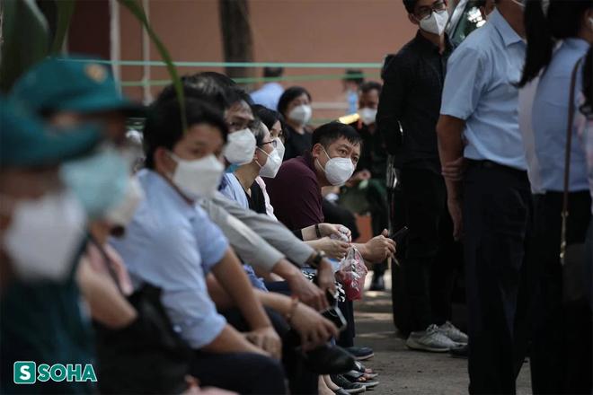 Đưa thi thể Phó Chủ tịch UBND Lê Hòa Bình từ Long An về TPHCM-2