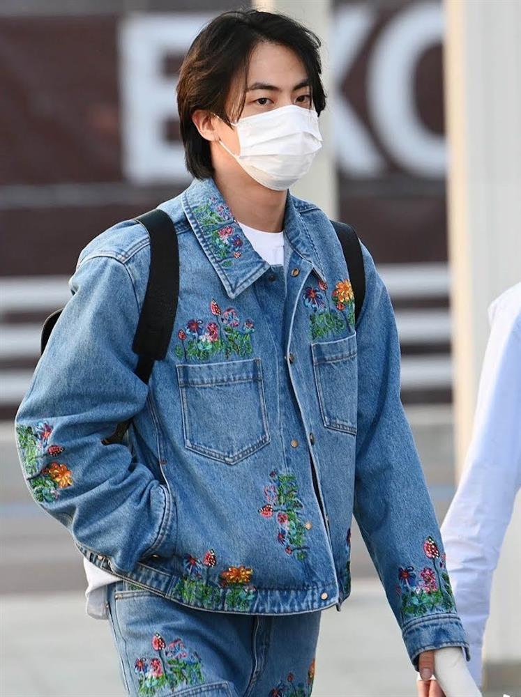 Thành viên BTS bị phóng viên phân biệt đối xử tại sân bay-5