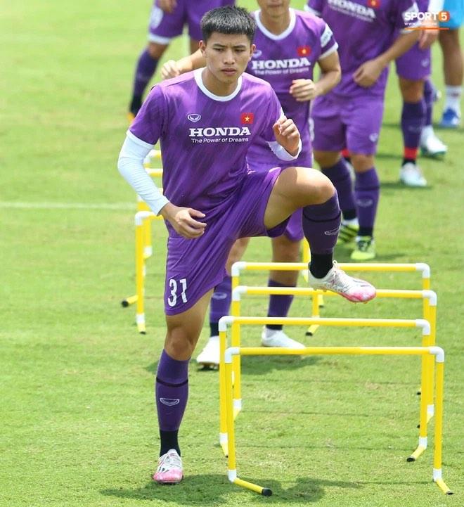 Cầu thủ mở tỉ số trận Việt Nam - Nhật Bản: Cao 1m83, cực kín tiếng-3