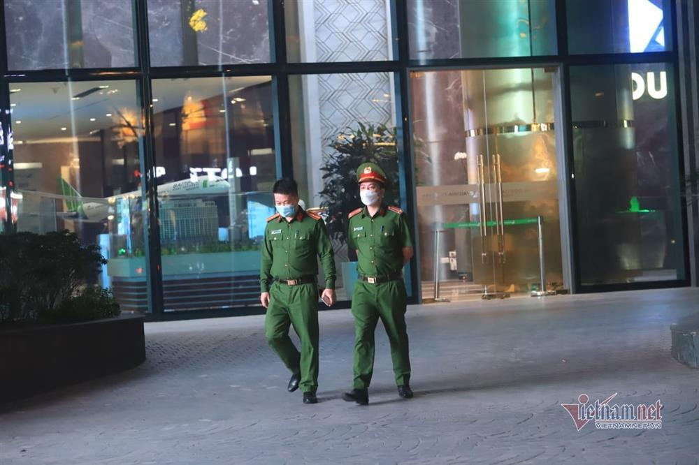 Đang khám xét chỗ ở, nơi làm việc của Chủ tịch FLC Trịnh Văn Quyết-7