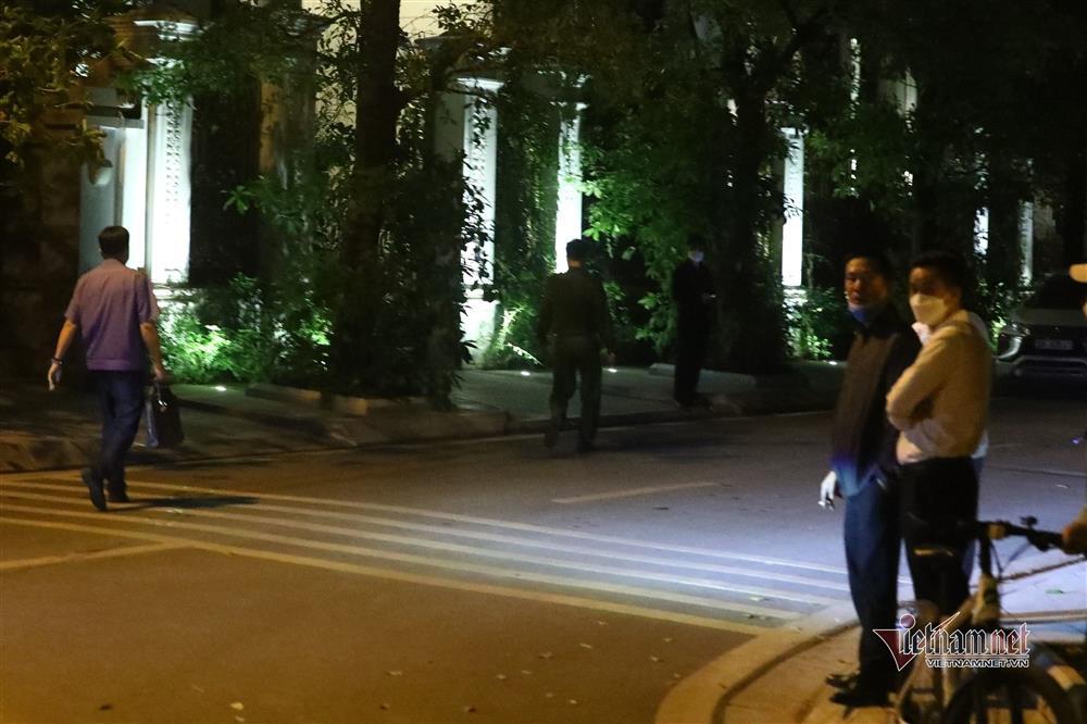 Đang khám xét chỗ ở, nơi làm việc của Chủ tịch FLC Trịnh Văn Quyết-15