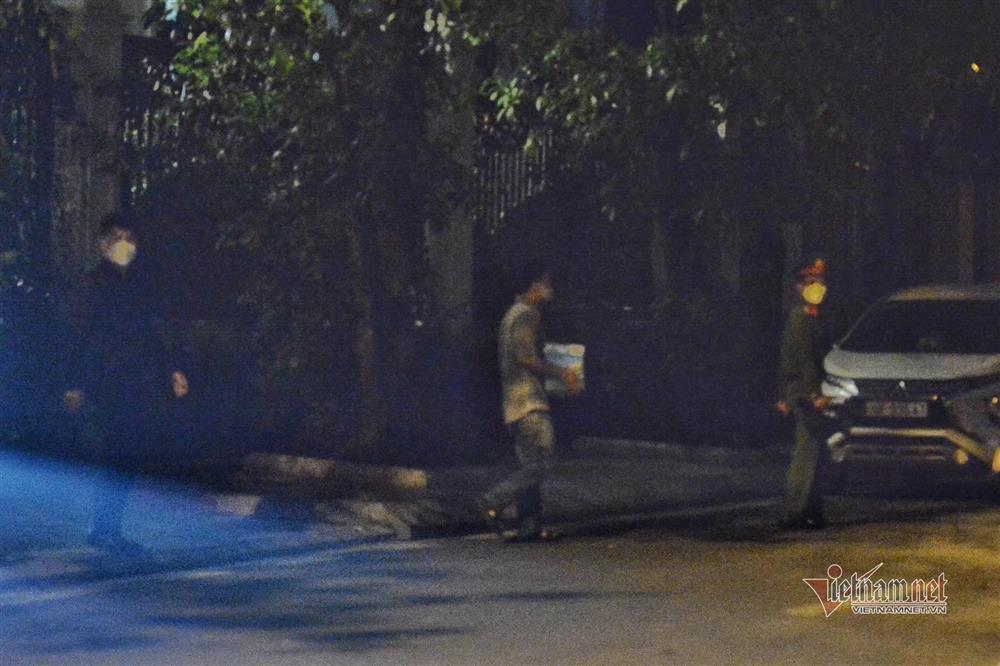 Đang khám xét chỗ ở, nơi làm việc của Chủ tịch FLC Trịnh Văn Quyết-18