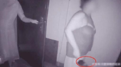 Cặp vợ chồng làm ồn hàng đêm khiến hàng xóm cầm dao dọa chém chết-1