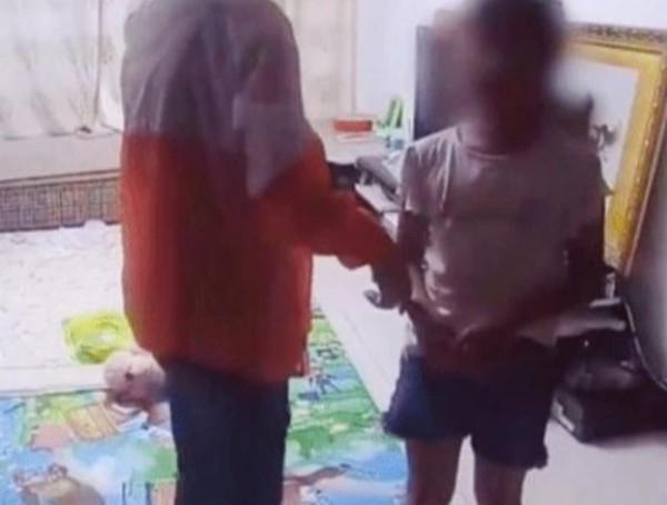 Cặp vợ chồng làm ồn hàng đêm khiến hàng xóm cầm dao dọa chém chết-2