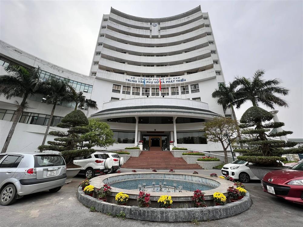 Cô gái tố bị Trưởng khoa ĐH Luật ép làm nô lệ tình dục đang ở đâu, tâm lý ra sao?-1