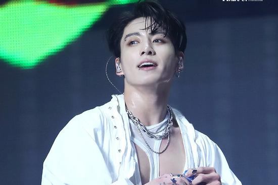 Jungkook nhiễm Covid-19, màn trình diễn của BTS tại Grammy tính sao đây?