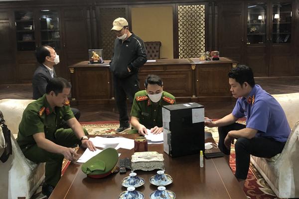 Bóc chiêu lùa gà, úp sọt thu lời 530 tỷ của Trịnh Văn Quyết-2