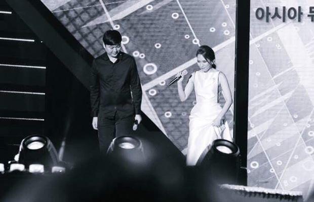 Tình tin đồn lâu năm khóc nức nở khi Mỹ Tâm hát bài kỷ niệm-11