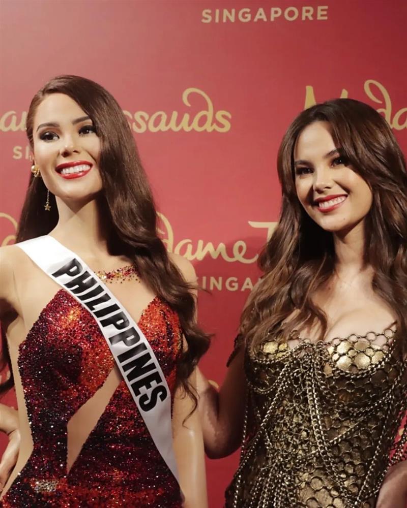 Miss Universe 2018 đọ sắc với phiên bản tượng sáp của mình-1