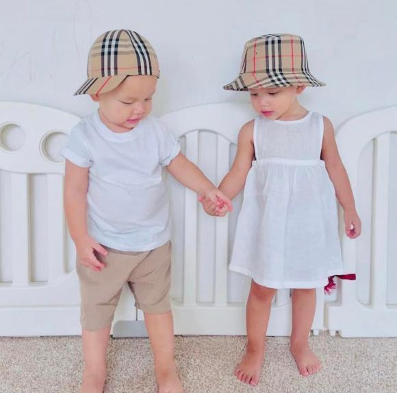 2 con Hà Hồ diện đồ đôi sặc mùi tiền cực yêu-6