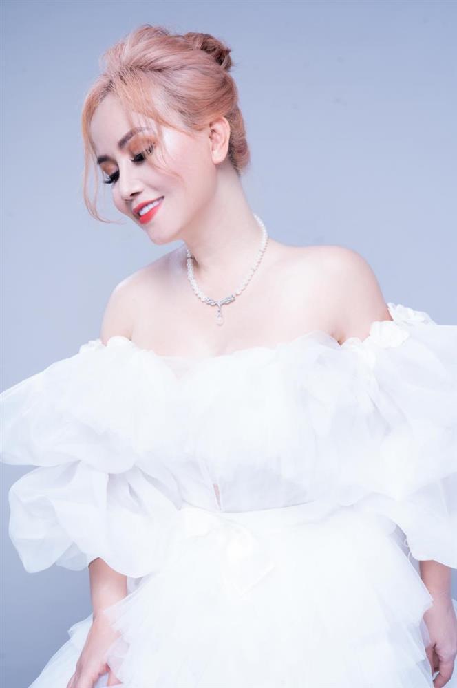 Hoàng Yến lấy chồng lần 5, nhắm xong cả MC đám cưới?-1