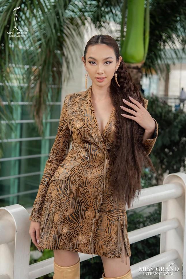 Hoa hậu Thùy Tiên hóa thân thành cô gái La tinh siêu quyến rũ-7