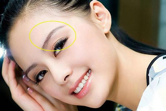 Phụ nữ có 4 bộ phận này càng nhỏ càng đào hoa vượng vận