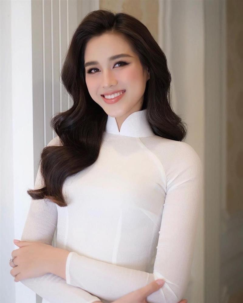 Đỗ Thị Hà gỡ gạc hình ảnh sau 2 lần mặc áo dài lộ nội y-2