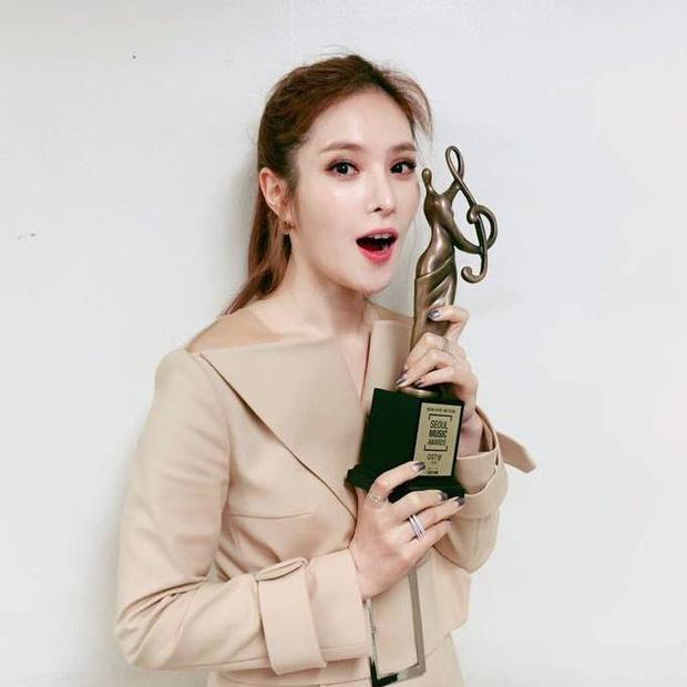 In tư nữ ca sĩ đình đám hát mừng tại siêu đám cưới Hyun Bin - Son Ye Jin-4