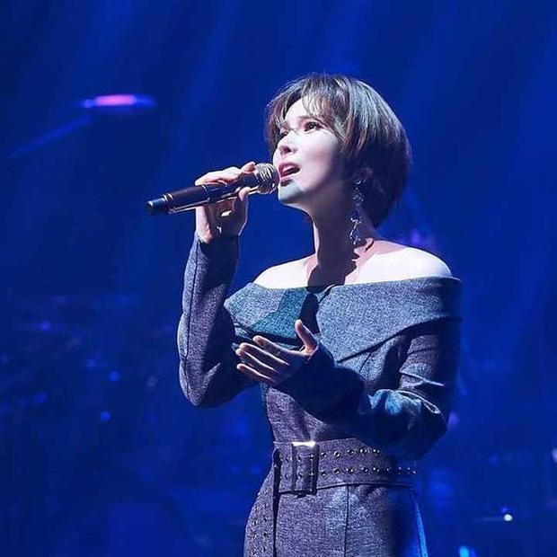 In tư nữ ca sĩ đình đám hát mừng tại siêu đám cưới Hyun Bin - Son Ye Jin-6