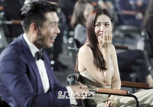 Những khoảnh khắc ngọt ngào khó quên của Hyun Bin và Son Ye Jin-3
