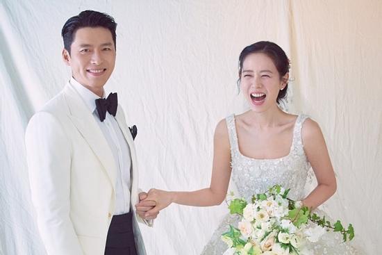 Những khoảnh khắc ngọt ngào khó quên của Hyun Bin và Son Ye Jin