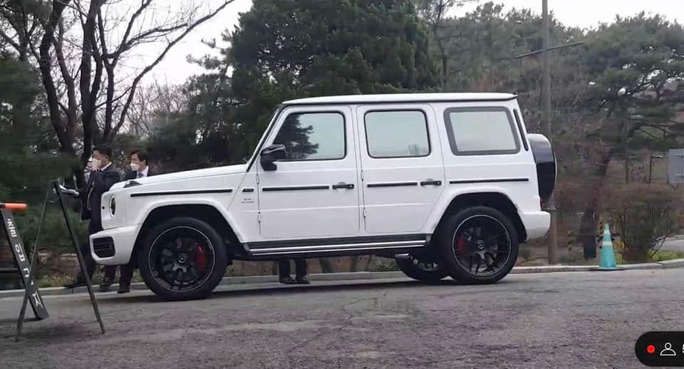 Dàn xế khủng tới hôn lễ Hyun Bin: Có cả G63 Vbiz đang mải tám-5