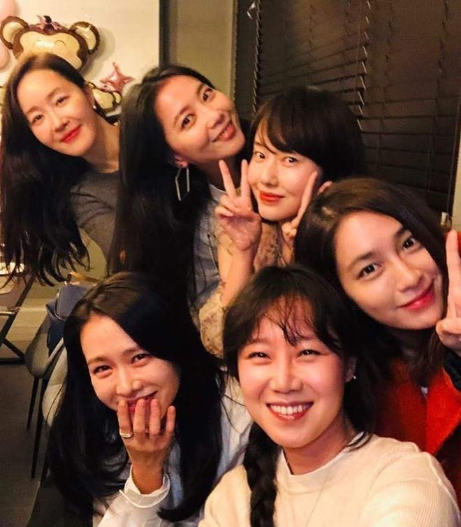 Cô dâu Son Ye Jin rơi nước mắt, ném hoa cưới cho người đặc biệt-6