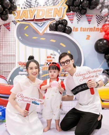 Minh Plastic's daughter celebrates her son's birthday from 2 to 4 years old