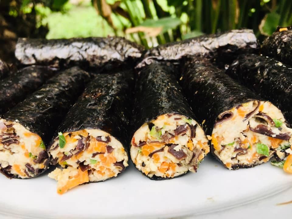 Cách làm ức gà cuộn rong biển bằng nồi chiên không dầu ăn là ghiền-6