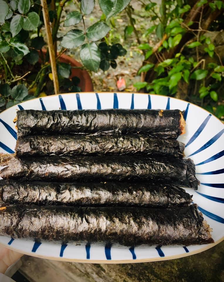 Cách làm ức gà cuộn rong biển bằng nồi chiên không dầu ăn là ghiền-5