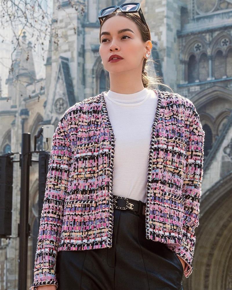 Hà Hồ - Lệ Quyên thả rông, phơi điểm nhạy cảm giữa trời Anh-4