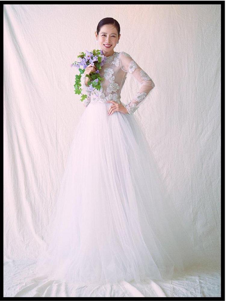 Ngắm trọn 6 bộ váy cưới bạc tỷ của cô dâu Son Ye Jin-5