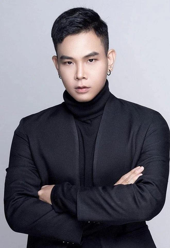 SỐC: NTK nổi tiếng Vbiz dâm dê mẫu trẻ, có người sợ hãi cả tuần-1