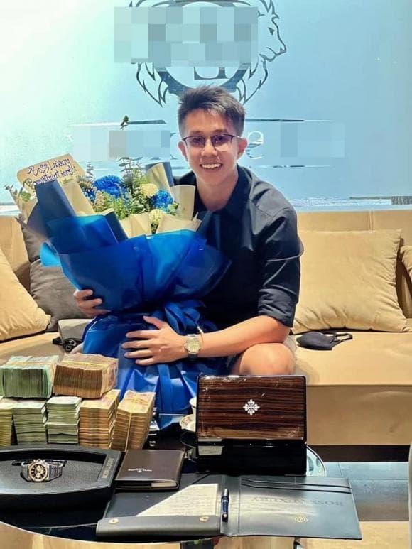 Matt Liu mạnh tay quất tủ đựng đồng hồ tiền tỷ sang chảnh-4