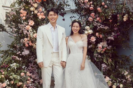 Ảnh hôn và lời phát biểu của cha Son Ye Jin lan truyền đều là giả