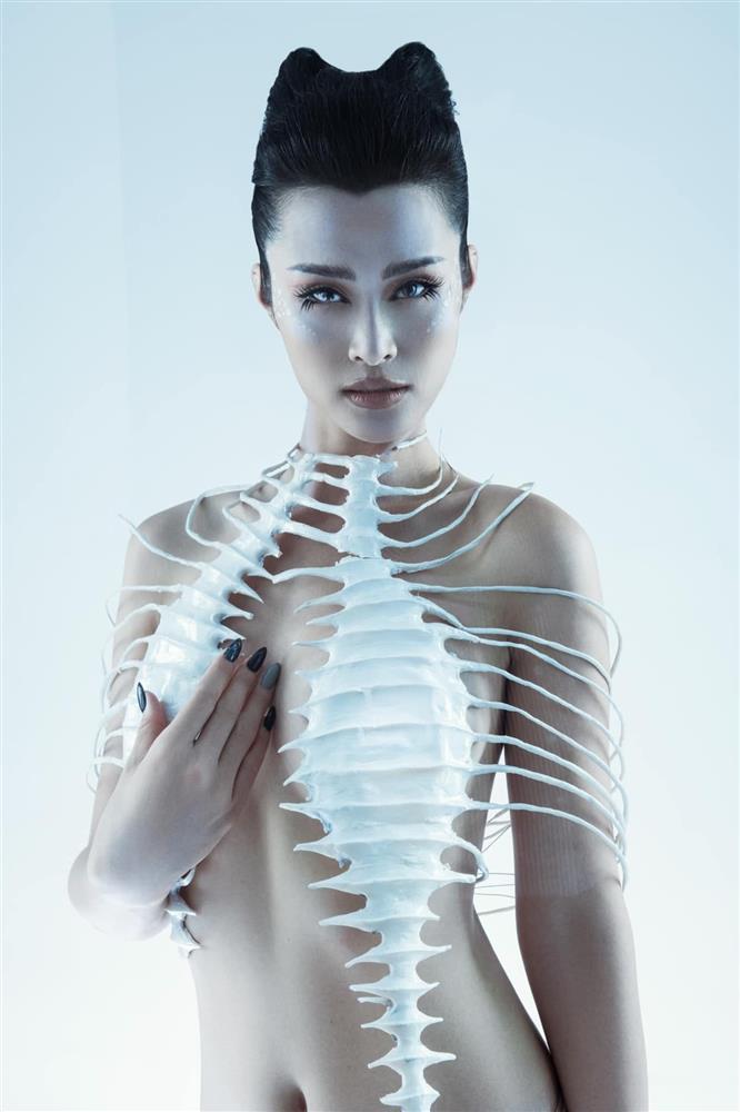 Đông Nhi hở bạo chốt comeback đúng Cá tháng 4, thật hay đùa đây?-3